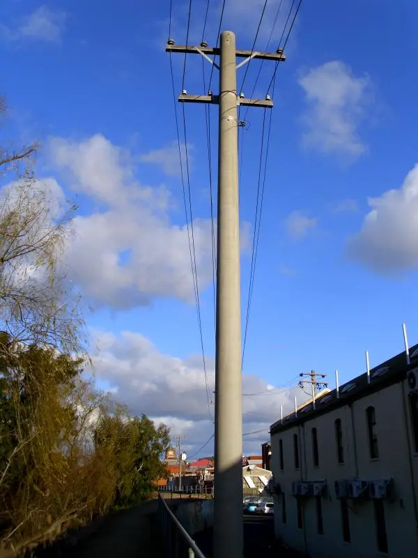 Pole Concrete Electrical Distributions for Revit — preview 1, by Rosmer Ocando (RevitCity, CC0)