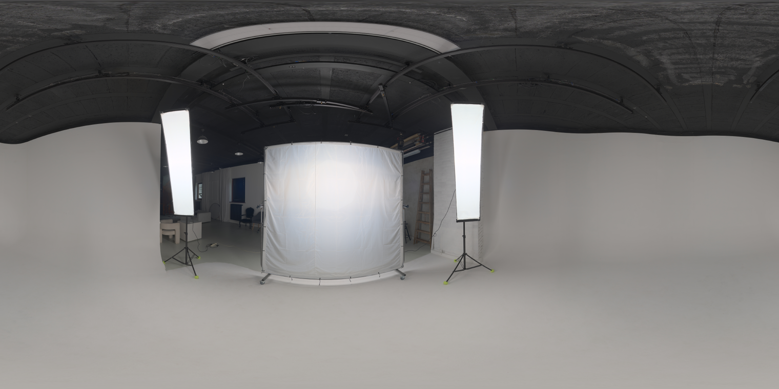 Monochrome Studio 4
