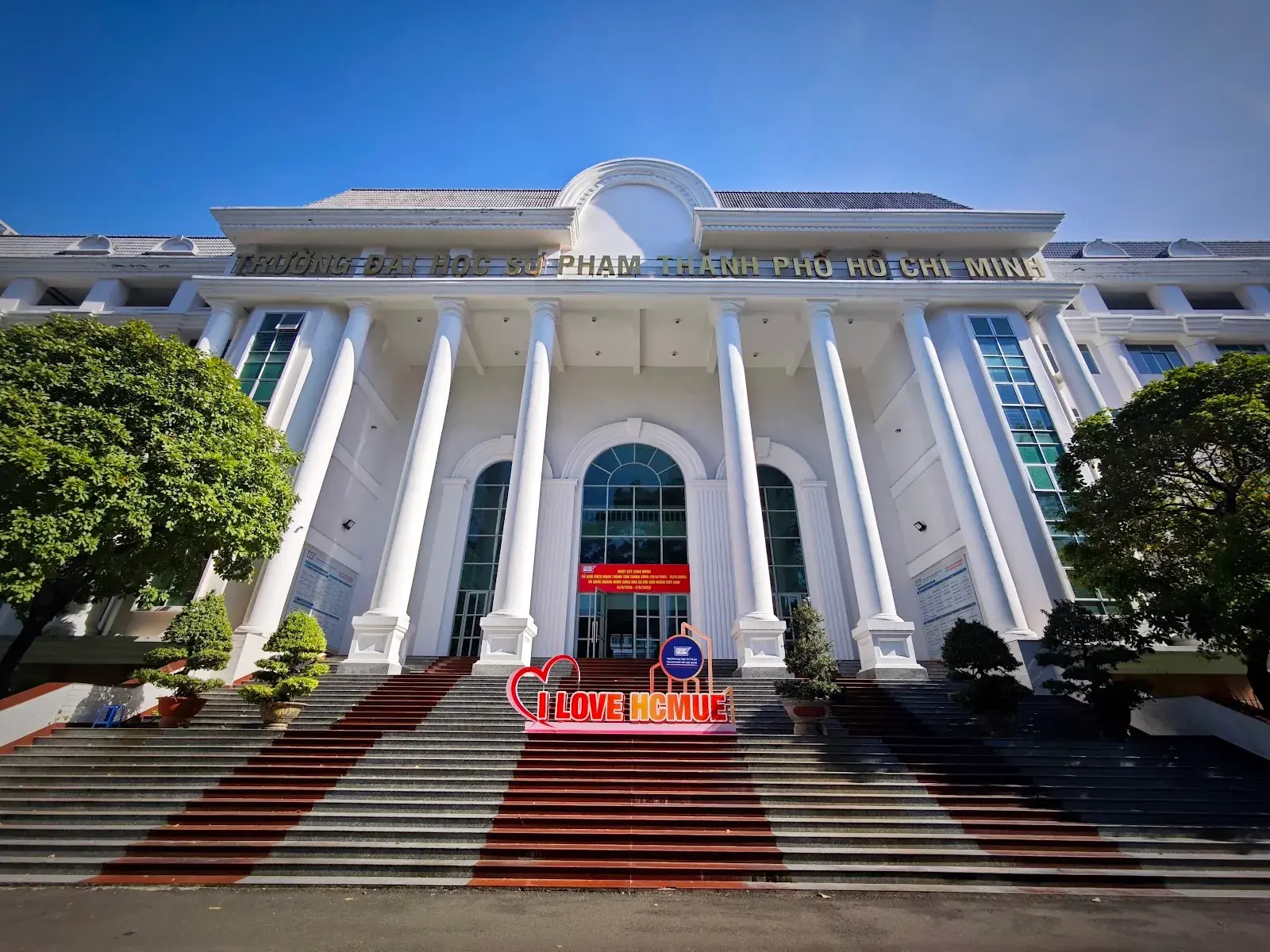 UNIVERSITY OF HOCHIMINH CITY PHILHARMONIC
