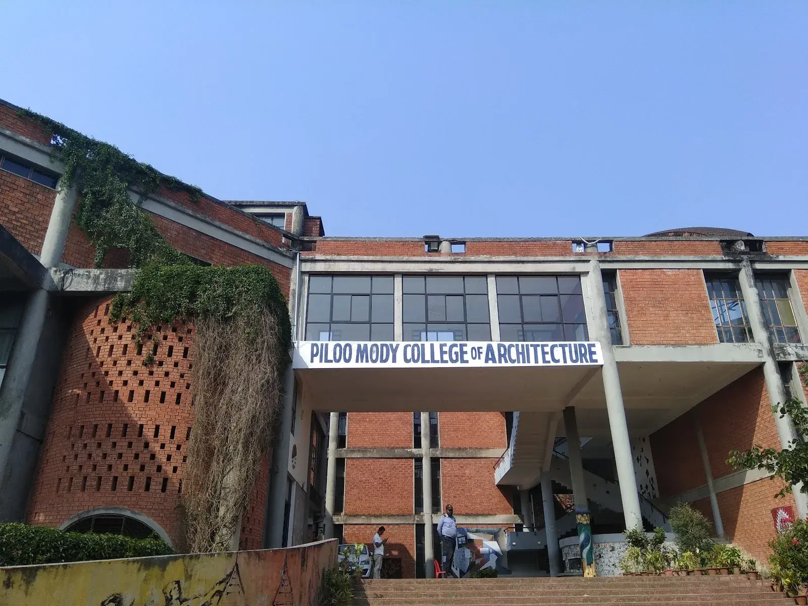 PILOO MODY COLLEGE OF ARCHITECT