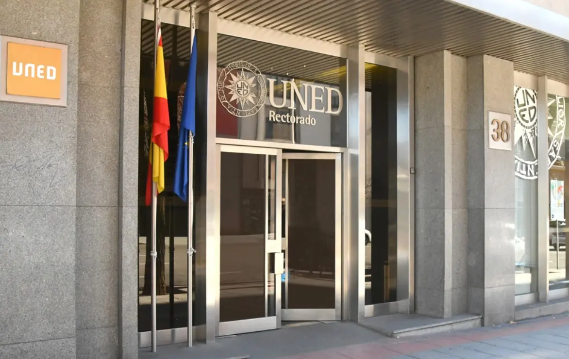 Universidad Nacional de Educación a Distancia (UNED)