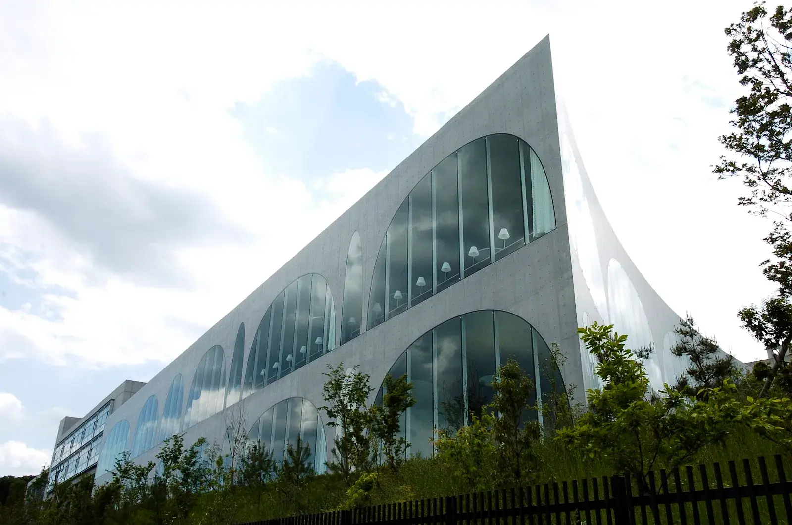 Tama Art University