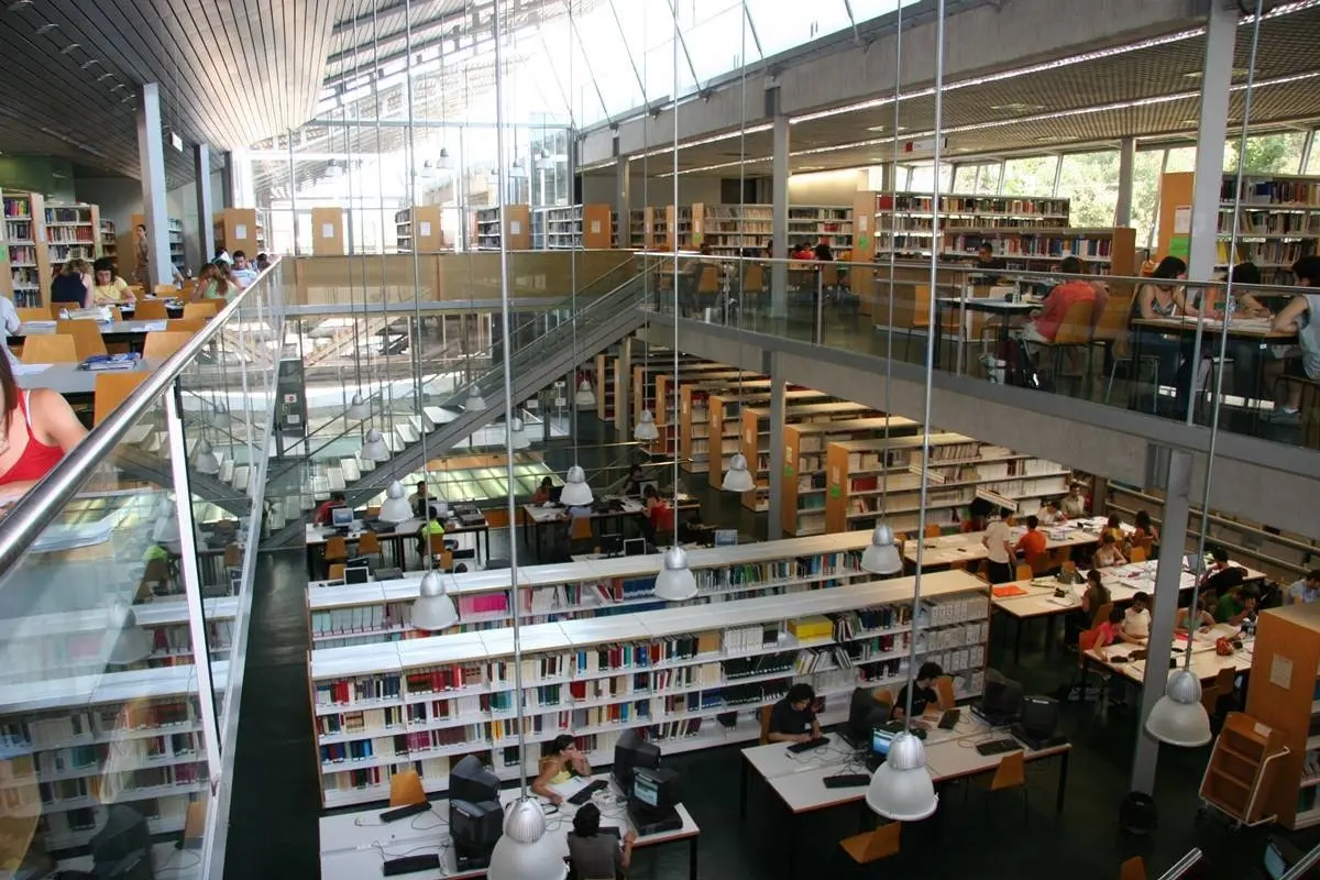 UNIVERSITAT DE GIRONA