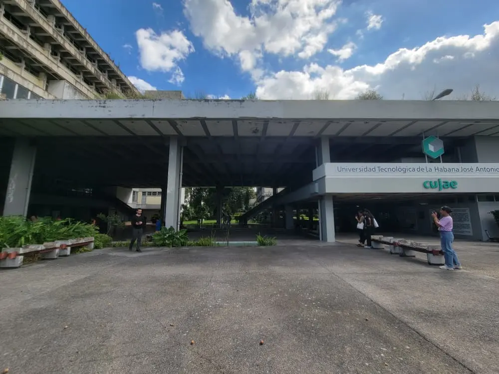 Instituto Superior Politécnico Jose Antonio Echevarría