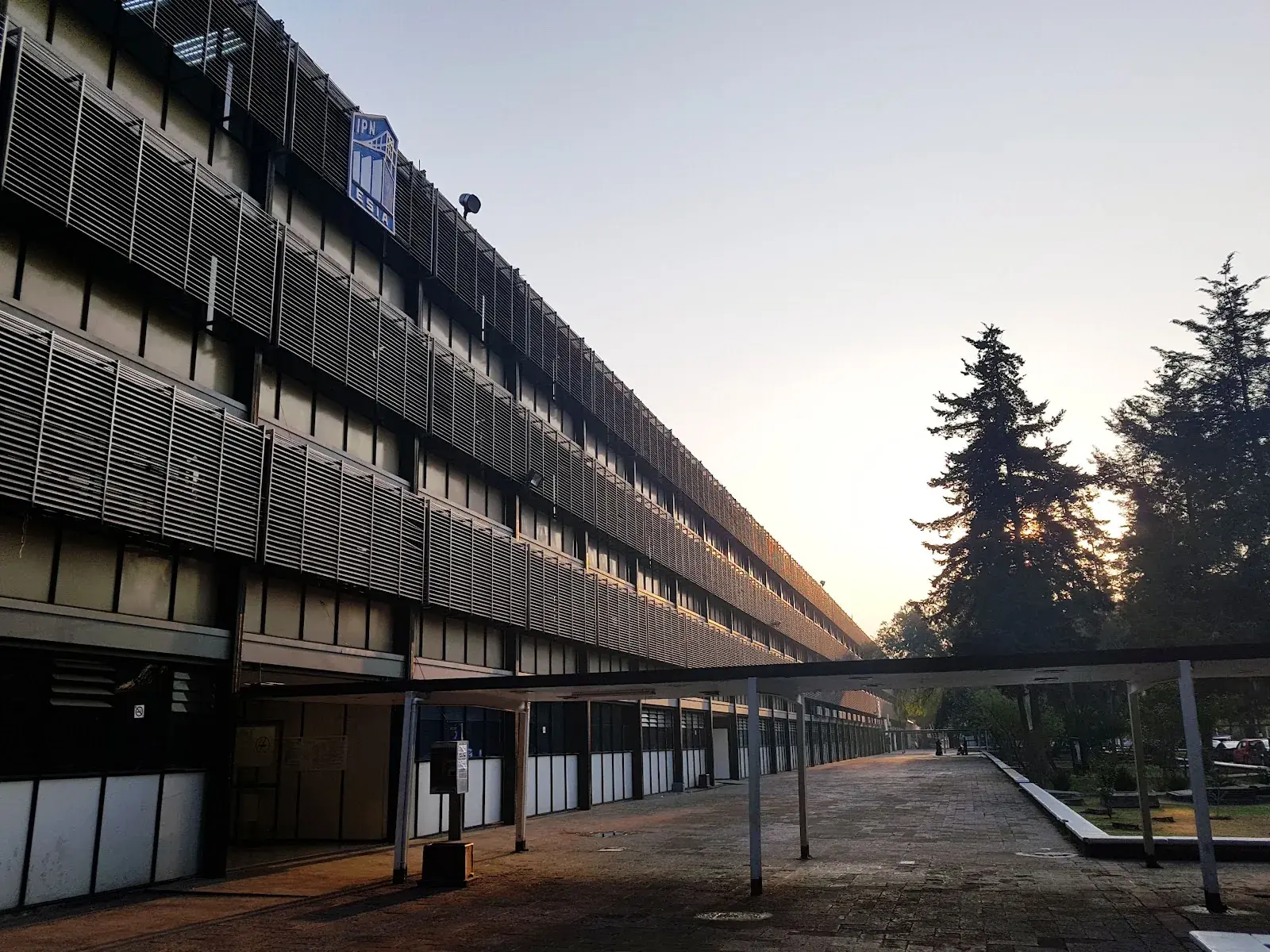 ESIA - School of Architecture and Engineering Polytechnic University of Mexico