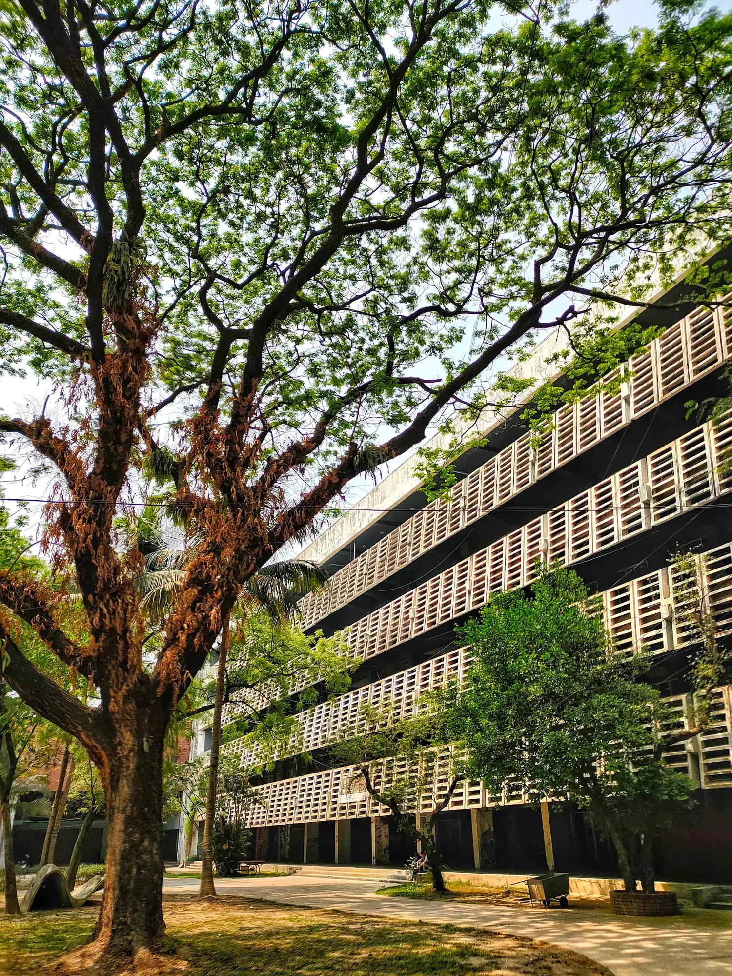 Bangladesh University of Engineering and Technology (BUET)