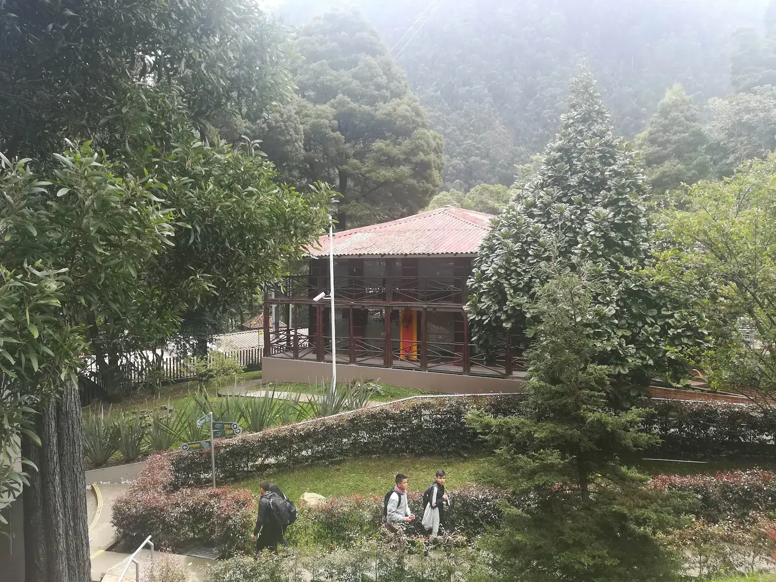 UNIVERSIDAD AMERICA