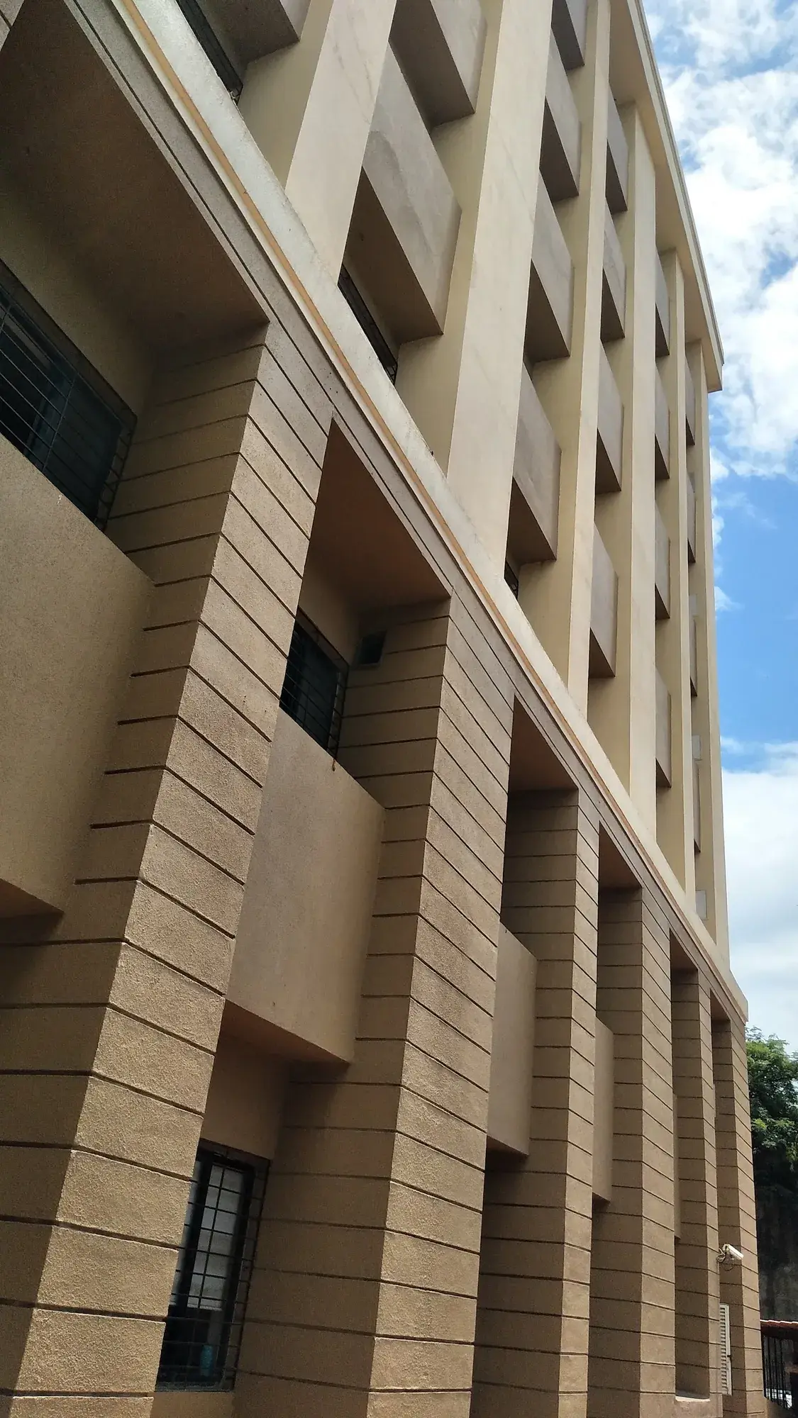 L S RAHEJA SCHOOL OF ARCHITECTURE