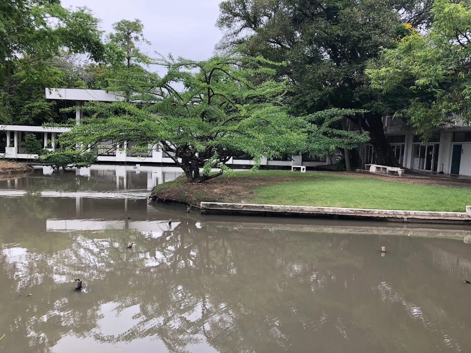 King Monkut's Institute of Technology Ladkrabang, Faculty of Architecture