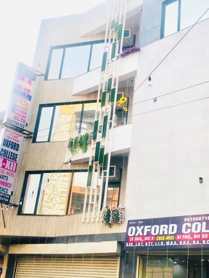 Oxford House College